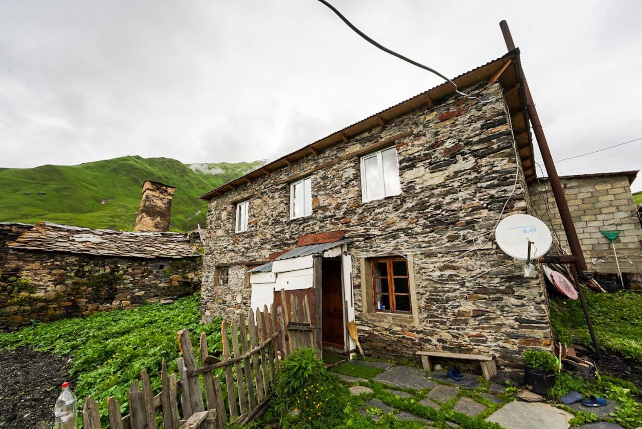 Guesthouse Nora Ushguli Exterior foto